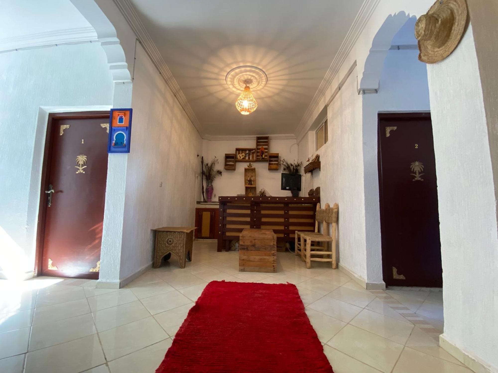 Отель Red Carpet Surf Camp Sea, Mountain & Garden Escape Tamraght Экстерьер фото
